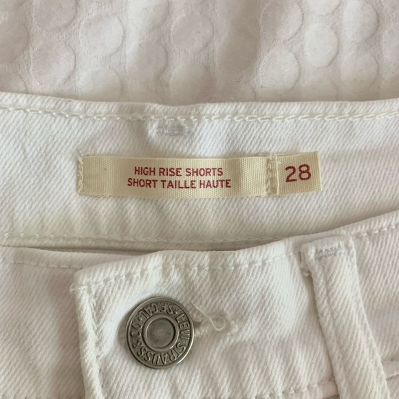 Levi’s white denim shorts, size 28 - Picture 6 of 8